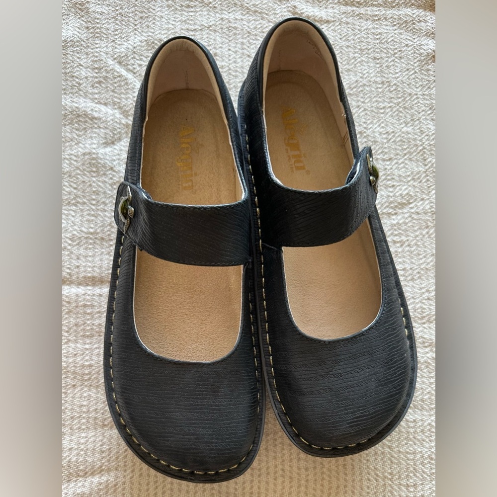 Black Mary Jane Shoes